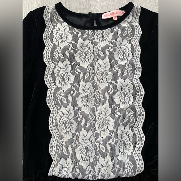 Stretch velvet lace romper - Picture 3 of 4